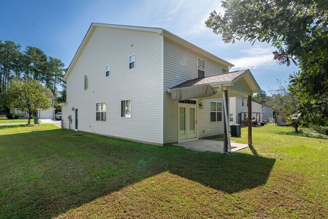 Building Photo - One of a Kind Custom 4 Bedroom, 2.5 Bath Beauty in Durham!