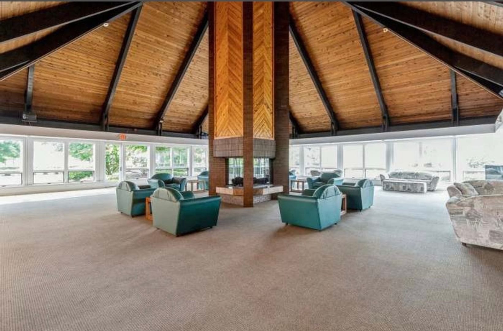 Building Photo - 1375 Rebecca Dr