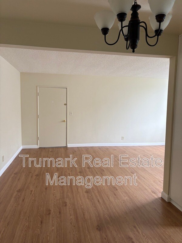 Building Photo - 3830 Orangedale Ave