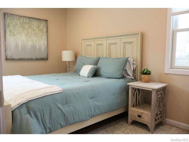 Building Photo - 38 Woodridge Rd