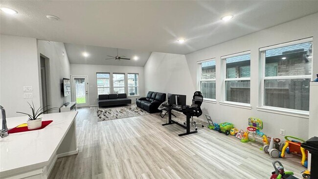 Building Photo - 9107 Brixham Dr
