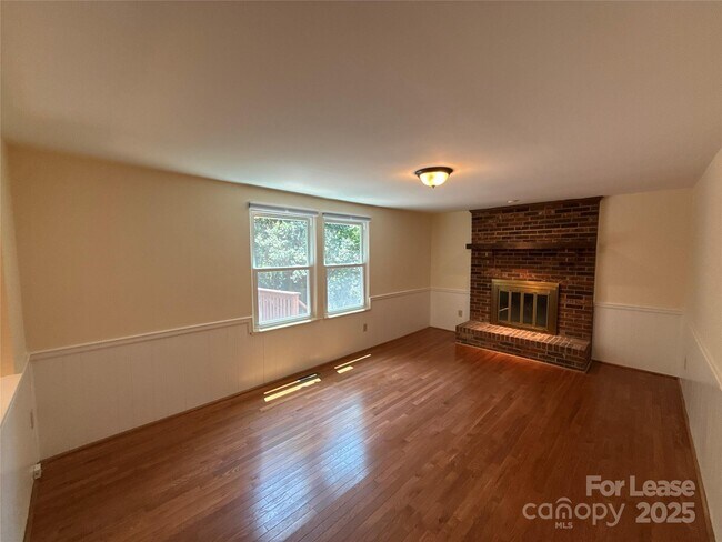 Building Photo - 6616 Wannamaker Ln