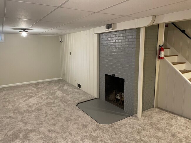 Building Photo - 35 Hastings Ave