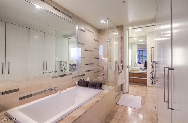 Building Photo - 3722 S Las Vegas Blvd