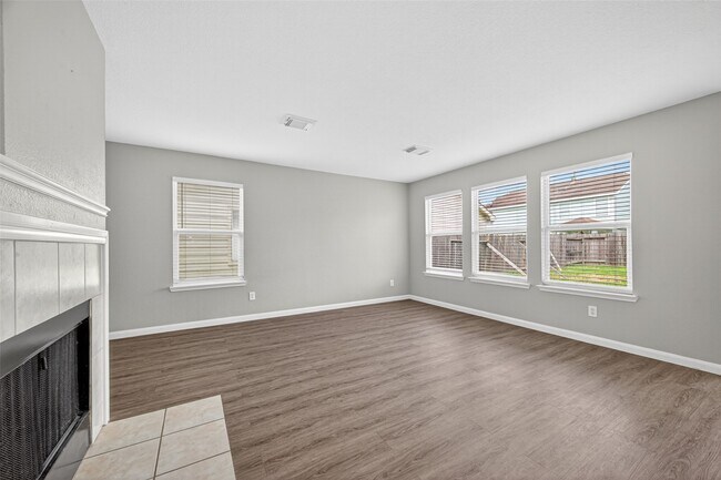 Building Photo - 15826 Kings Cypress Ln