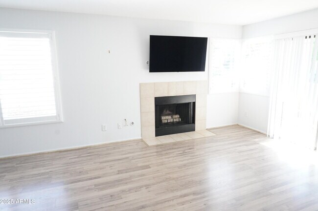 Building Photo - 10115 E Mountain View Rd