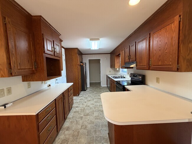 Building Photo - 236 Meadow Oaks Dr