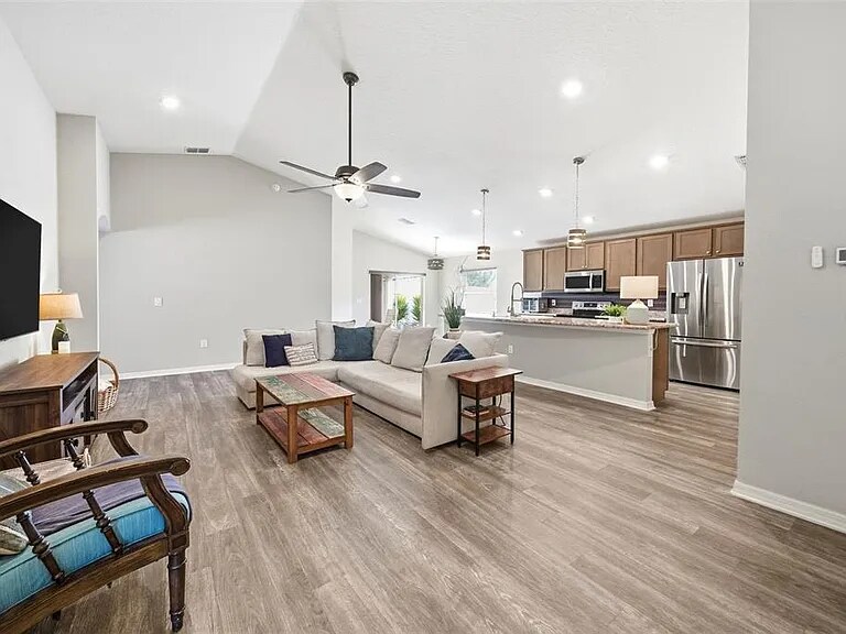 Building Photo - 883 Galloway St