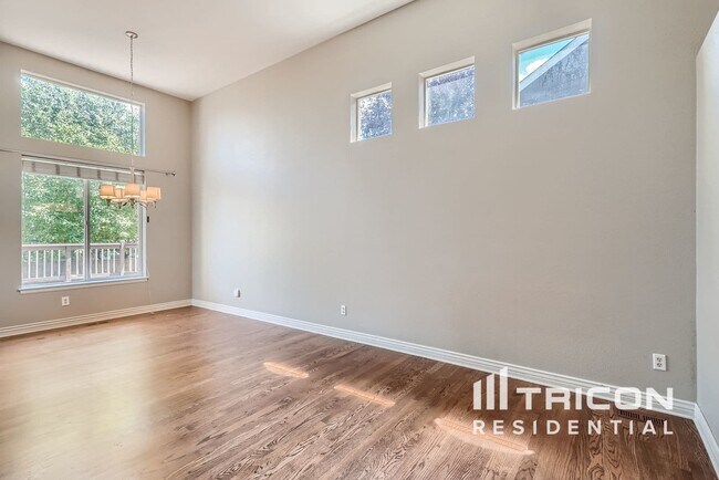 Building Photo - 10242 S Kelliwood Way