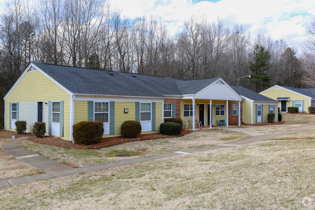 Primary Photo - Cherrywood Apartments