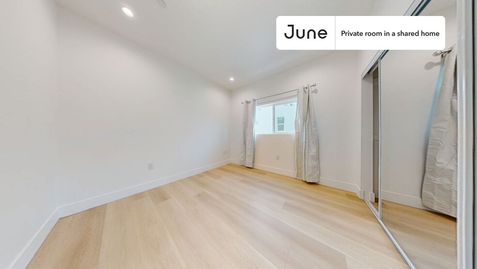 Primary Photo - Private bedroom in 5 bed/5 bath Home