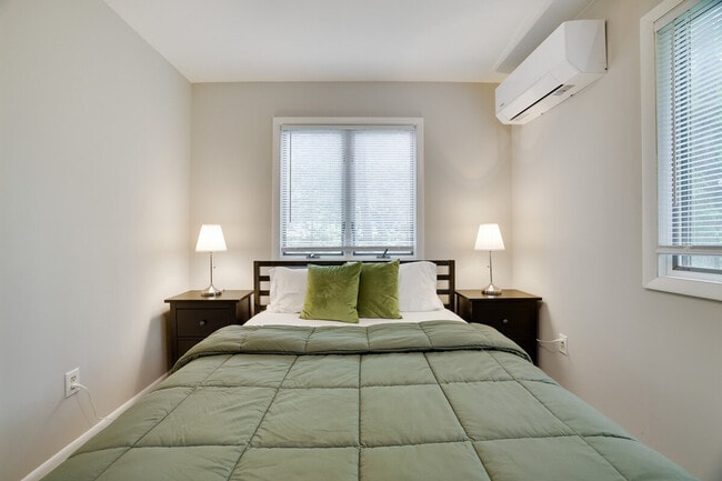 Building Photo - 141 Tommy's Ln