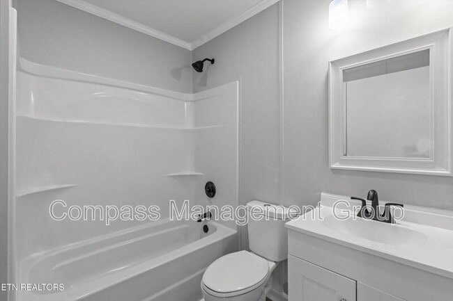 Building Photo - 3615 Lilac Ave