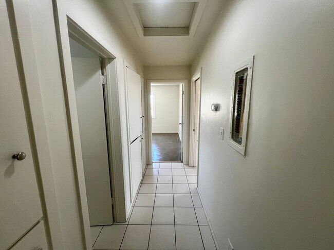Building Photo - 56769 Joshua Dr
