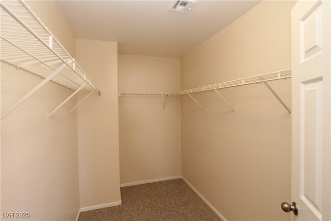 Building Photo - 2586 Highland Cliff Dr