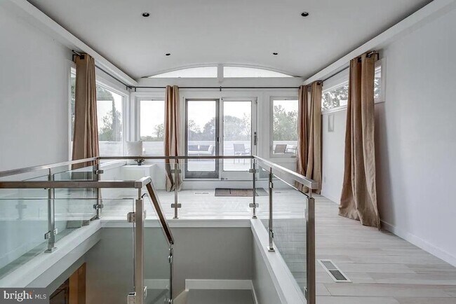 Building Photo - 4611 Charleston Terrace NW