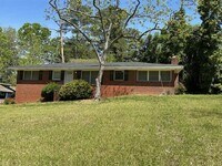 Building Photo - 506 Pineridge Rd