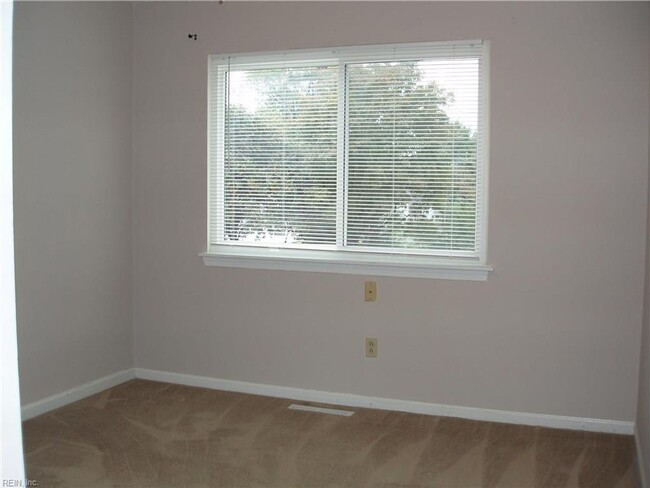 Building Photo - PEMBROKE AREA VIRGINIA BEACH FOR RENT!