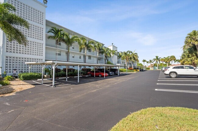 Building Photo - 689 NE 6th Ct