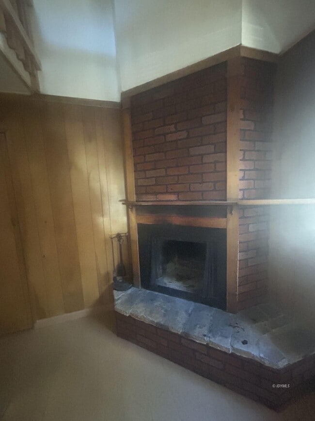 Building Photo - Cute Loft Bedroom Mountain Cabin