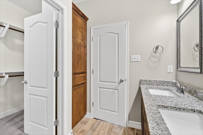 Building Photo - 2214 Cuarzo Dr