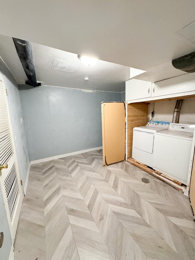 Building Photo - 2705 Laclede Station Rd