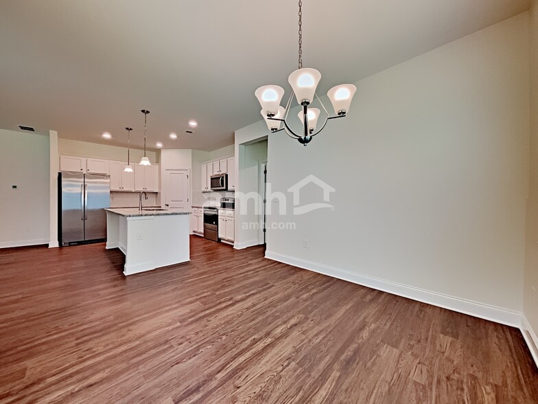 Building Photo - 245 Lake Vista Dr