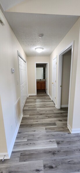 Hall - 1521 Mayberry Ln