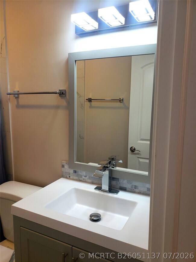 Building Photo - 7897 Golf Cir Dr
