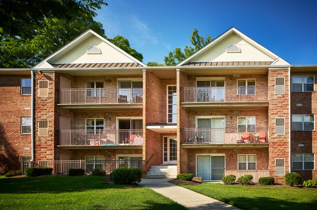 Building Photo - Cavalier Court
