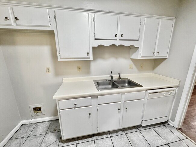 Building Photo - 7312 Countryside Road