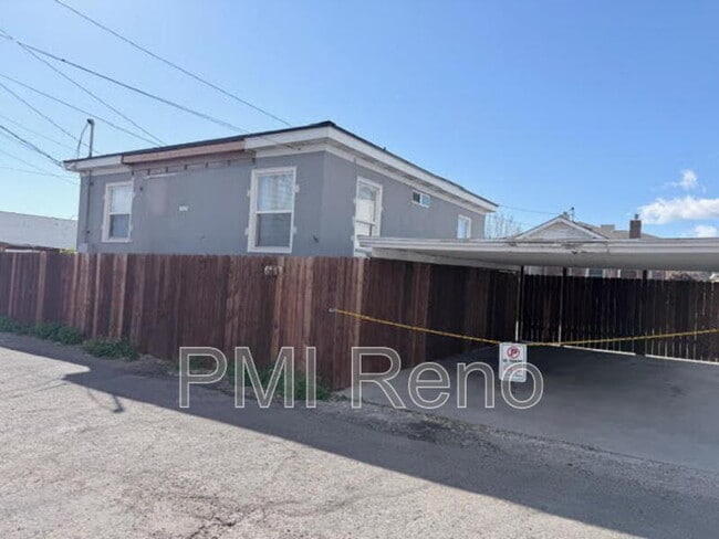 Building Photo - 613 E 2nd St