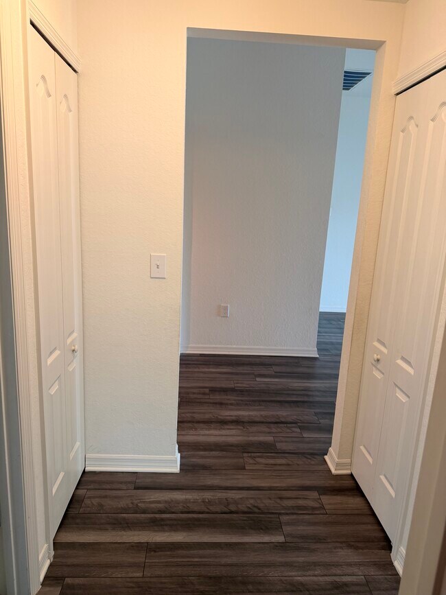 Building Photo - 281 Arbuthnot St