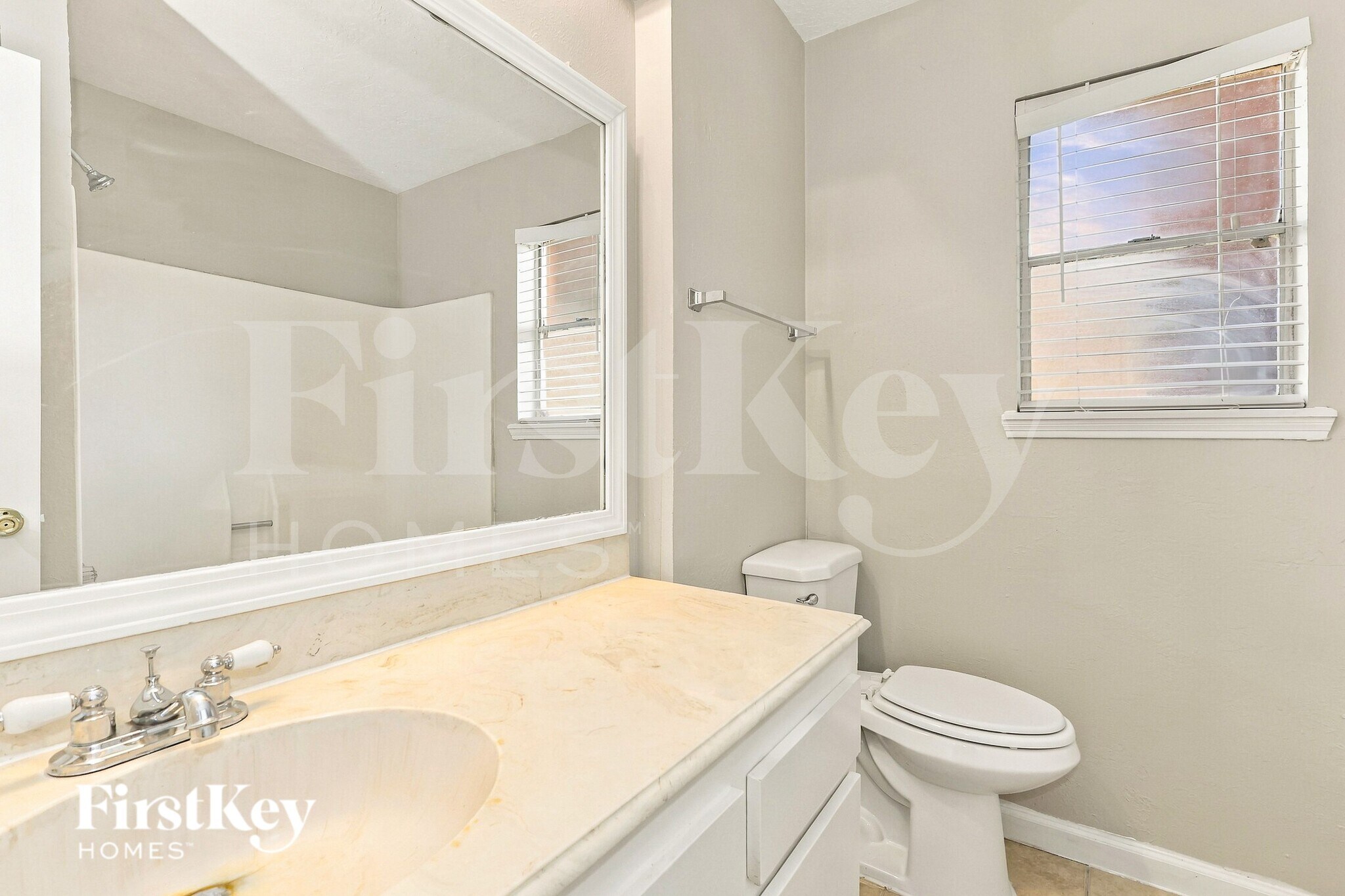 Building Photo - 13223 Lake Breeze Ln