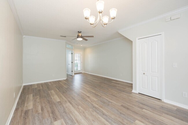 Building Photo - 5808 Fishhawk Ridge Dr