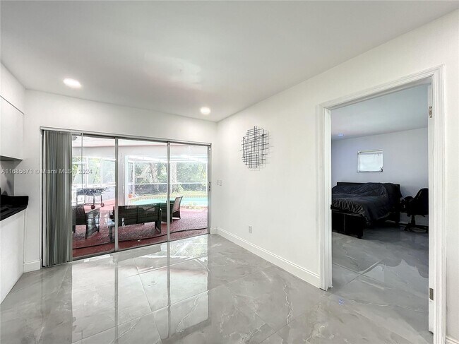 Building Photo - 1751 SW 30th Pl