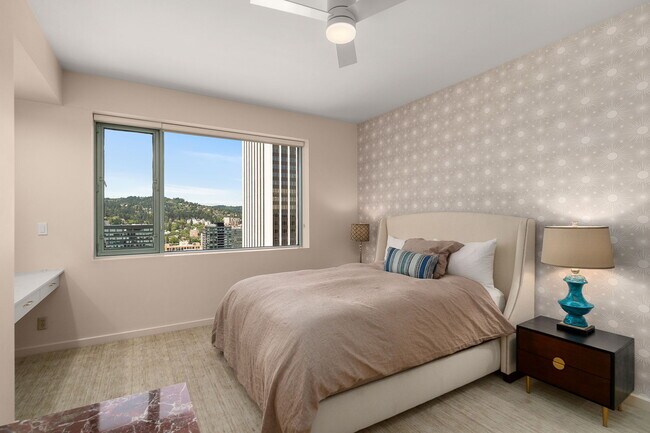 Building Photo - 1414 SW 3rd Ave