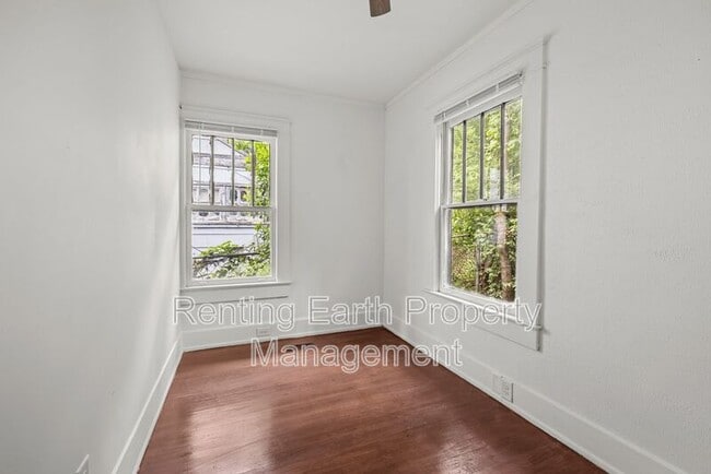 Building Photo - 1136 15th St SW
