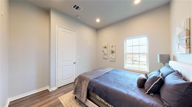 Building Photo - 4924 Paradigm Ln