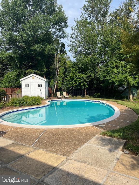 Building Photo - 1542 Crowell Rd