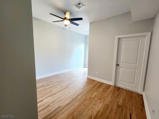 Building Photo - 24 W Stewart St