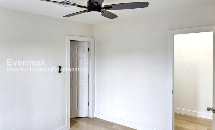 Building Photo - 2317 W Adams St