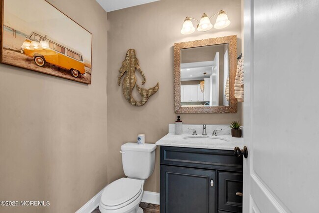 Building Photo - 510 Lareine Ave