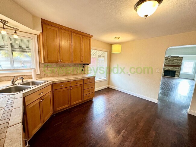 Building Photo - 4-Bedroom 2-Bathroom Mid-Century Ranch wit...