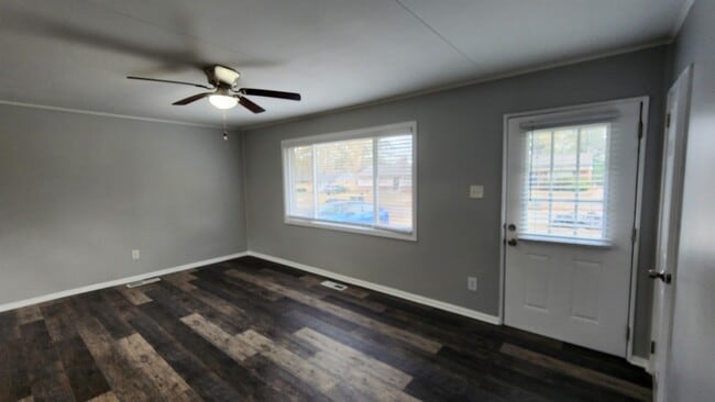 Building Photo - 395 Mineral Rd