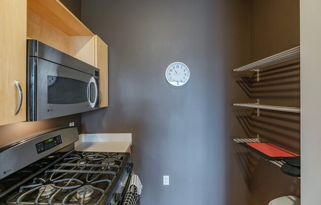 Building Photo - 1255 NW 9th Ave