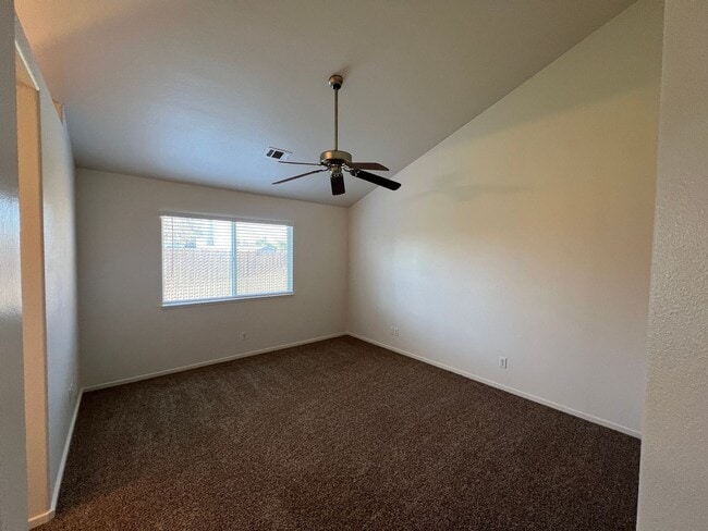 Building Photo - Single story home located in Waterford!