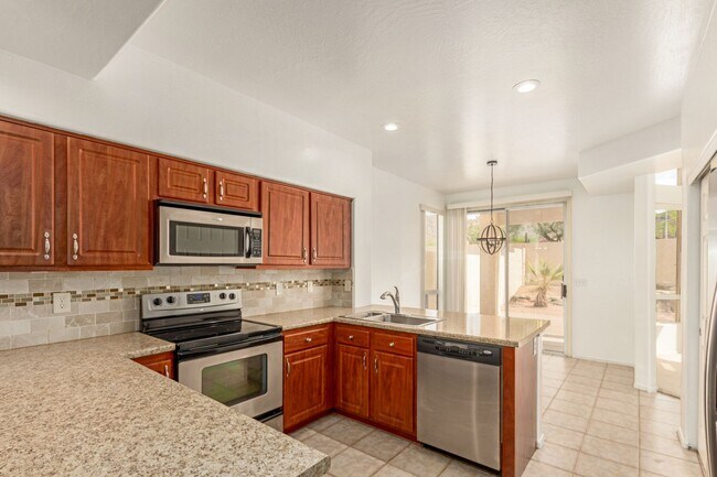 Building Photo - Ahwatukee Foothills Home in Prime Location!