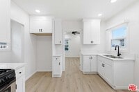 Building Photo - 580 W 15th St