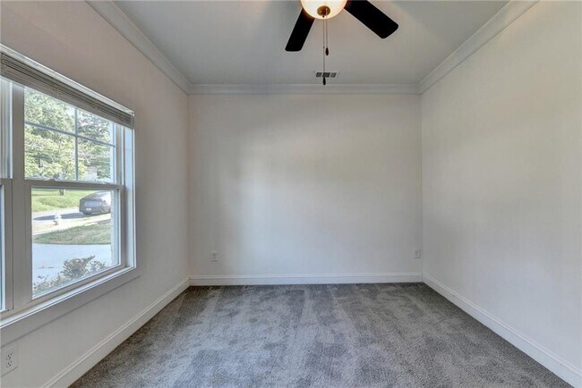 Building Photo - 45 Sudderth St